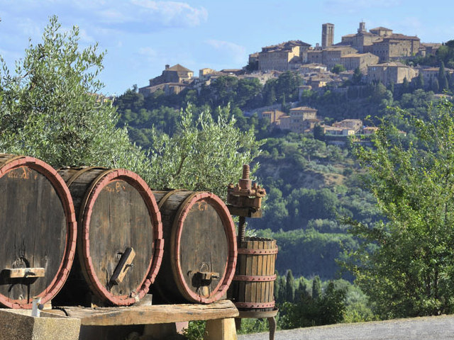 FERRAGOSTO A MONTEPULCIANO IN TIPICA FATTORIA
